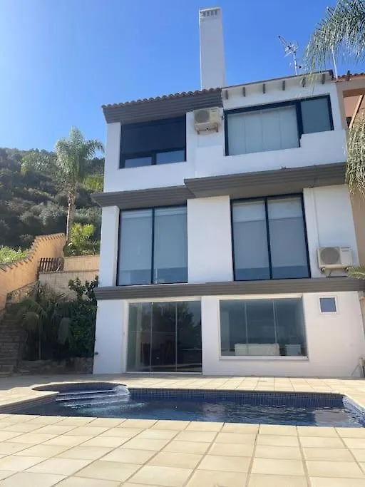 فيلا Preciosa Casa Con Piscina ألاورين ذي ر تورّي 0*,
